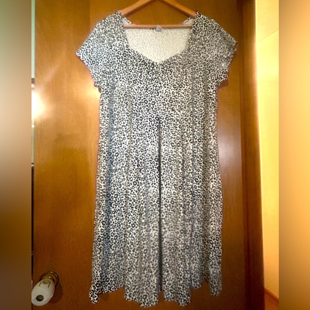 Old Navy- maternity dress